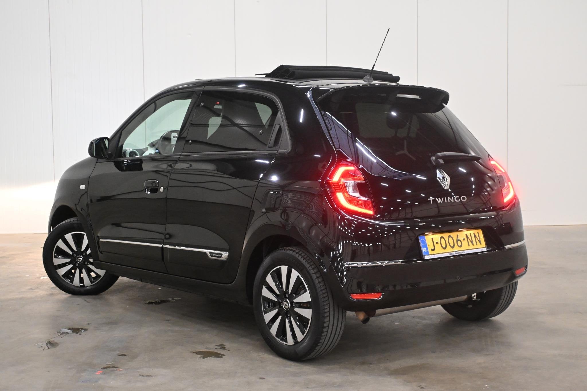 Foto 8 van Renault Twingo SCe 75 Intens | SCHUIFDAK | CAMERA | APPLECAR
