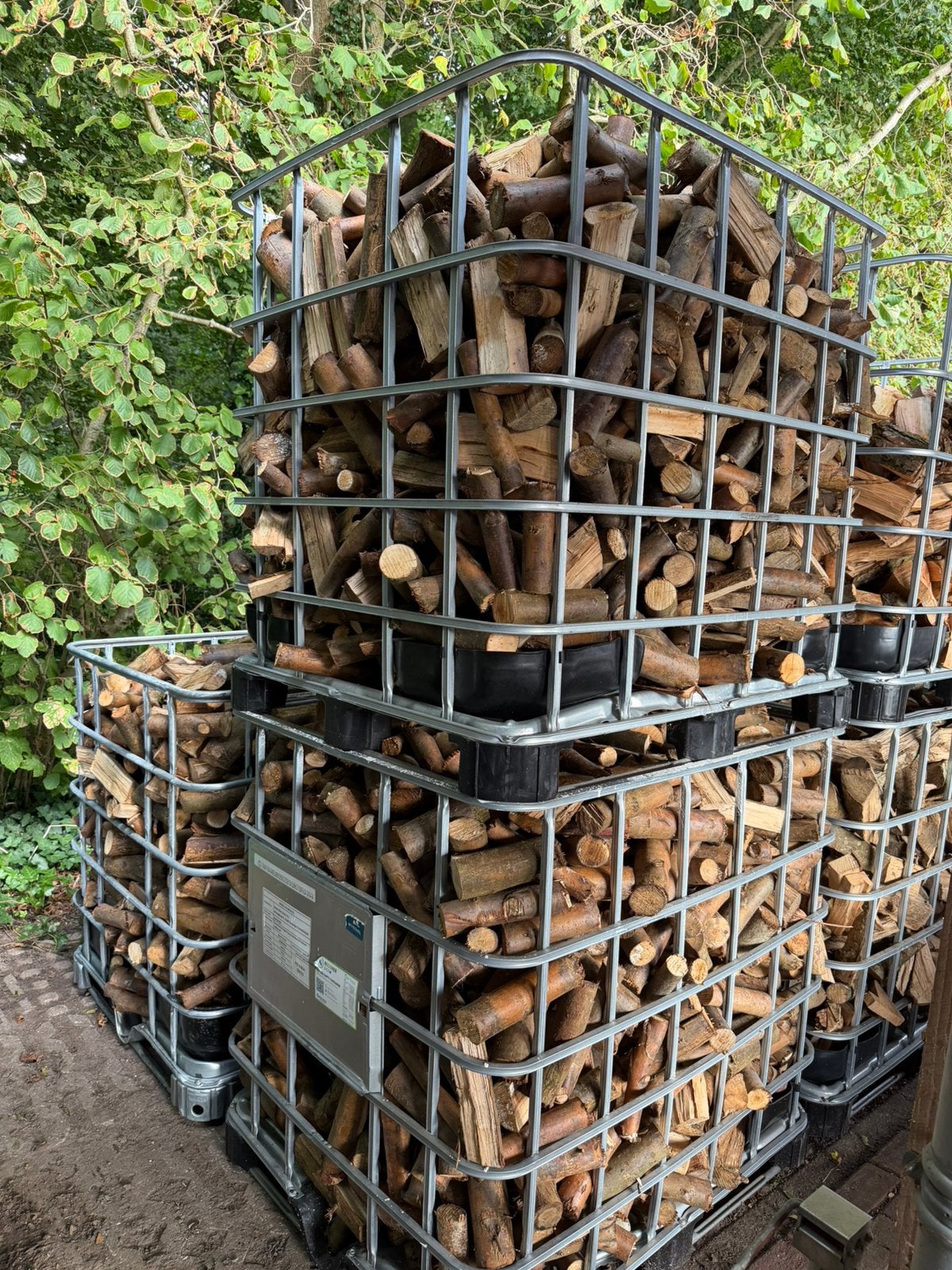 3,6 kuub vers gezaagde/gekloofde knotwilgenstammetjes, Tuin en Terras, Minder dan 3 m³, Ophalen
