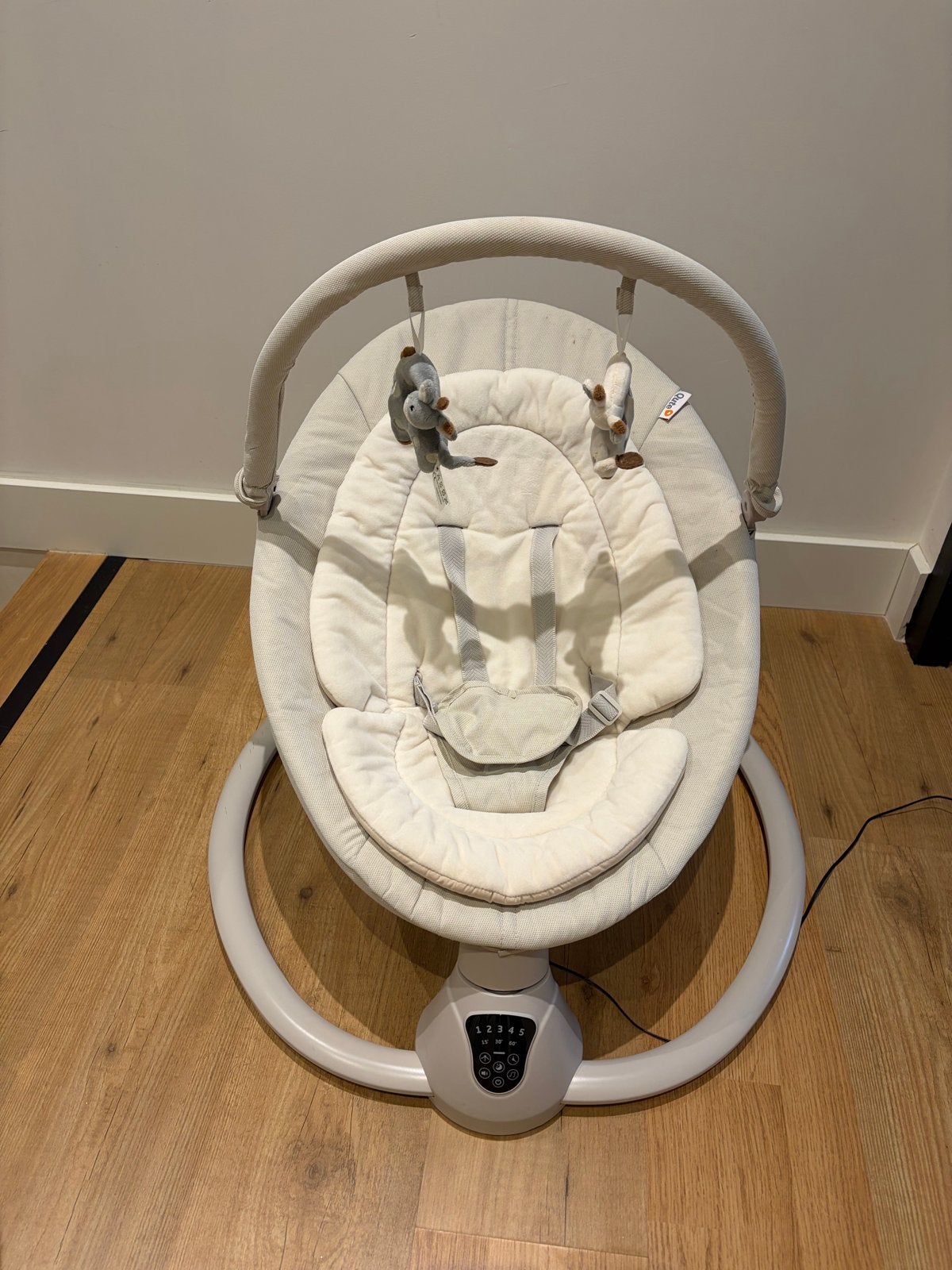 Qute elektrische wipstoel - Zo goed als nieuw, Kinderen en Baby's, Wipstoeltjes, Wipstoel, Ophalen, Overige merken, Met gordel(s) of riempje(s)