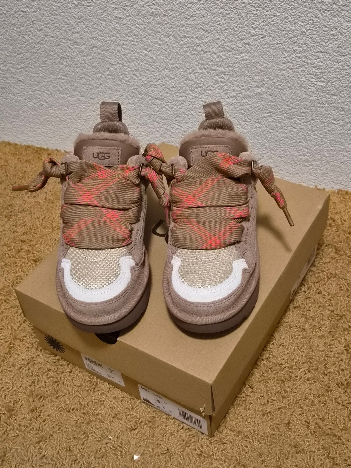 ugg,s w lowmel maat 36, Kleding | Dames, UGG, Ophalen of Verzenden, Sneakers of Gympen