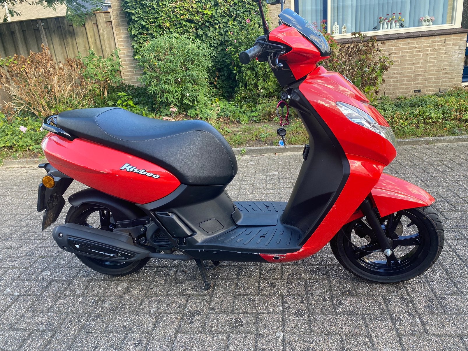 Foto 3 van Peugeot Kisbee 4T bj 2019 / 6224 kms / geel kenteken