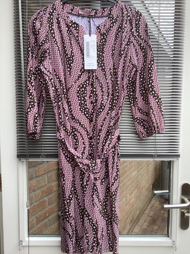Studio Anneloes Travelstof Jurk Roze Zwart Bruin - Nieuw XL, Kleding | Dames, Jurken, Ophalen of Verzenden, Nieuw, Maat 46/48 (XL) of groter