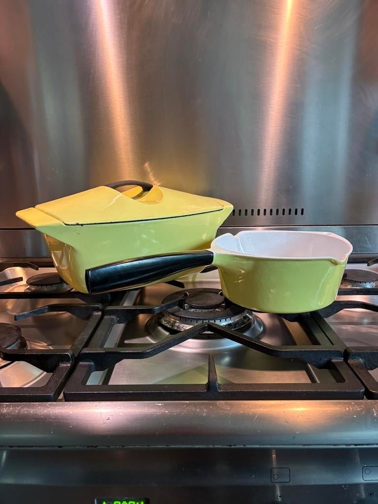 Pannenset Le Creuset Raymond Loewy gietijzer, Ophalen of Verzenden, Gebruikt, Gietijzer, Koekenpan of Braadpan