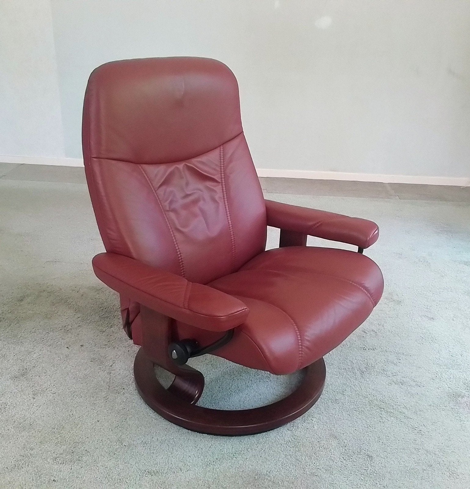 Stressless Relaxfauteuil Rood Leder met Voetenbank, Ophalen, Gebruikt, Leer