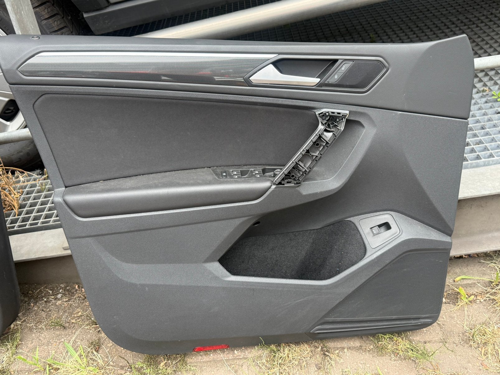 Deurenpanelen volkswagen tiguan 2020, Auto-onderdelen, Interieur en Bekleding, Ophalen, Nieuw, Volkswagen