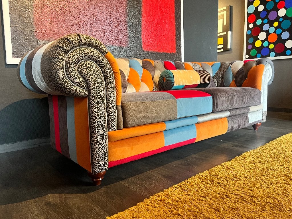 Unieke Patchwork Chesterfield Bank - Kleurrijk en Stijlvol, Huis en Inrichting, Ophalen, Hout, Driepersoons, 75 tot 100 cm