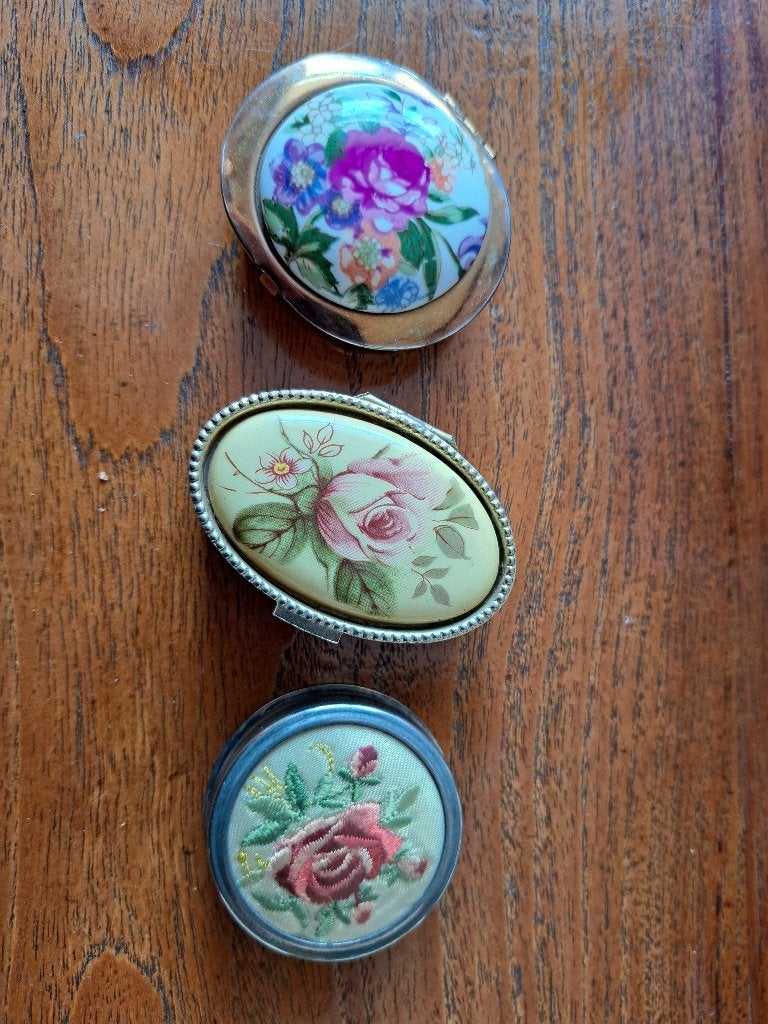 3 metalen pillendoosjes met roos, Ophalen of Verzenden