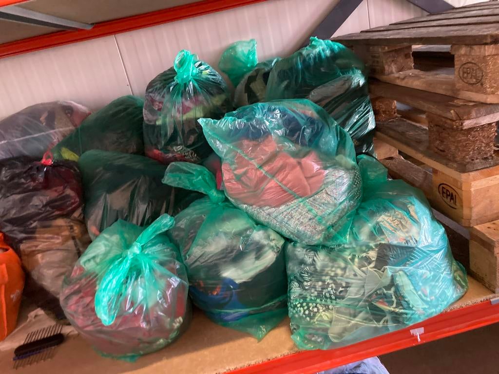 10 zakken goede kleding  zie omschrijving‼️MOET WEG, Kleding | Dames, Ophalen, Gedragen