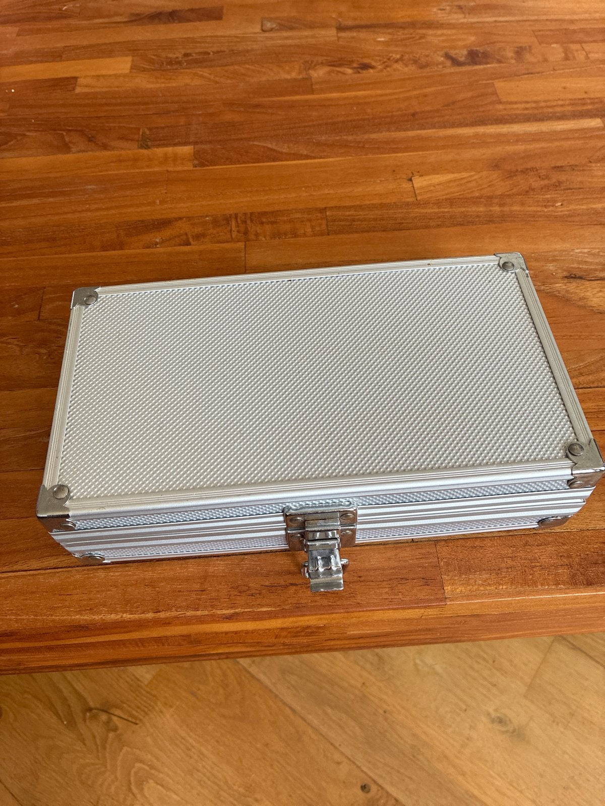 Wijnaccessoires set in aluminium koffer, Overige typen, Zilver, Ophalen of Verzenden, Zo goed als nieuw