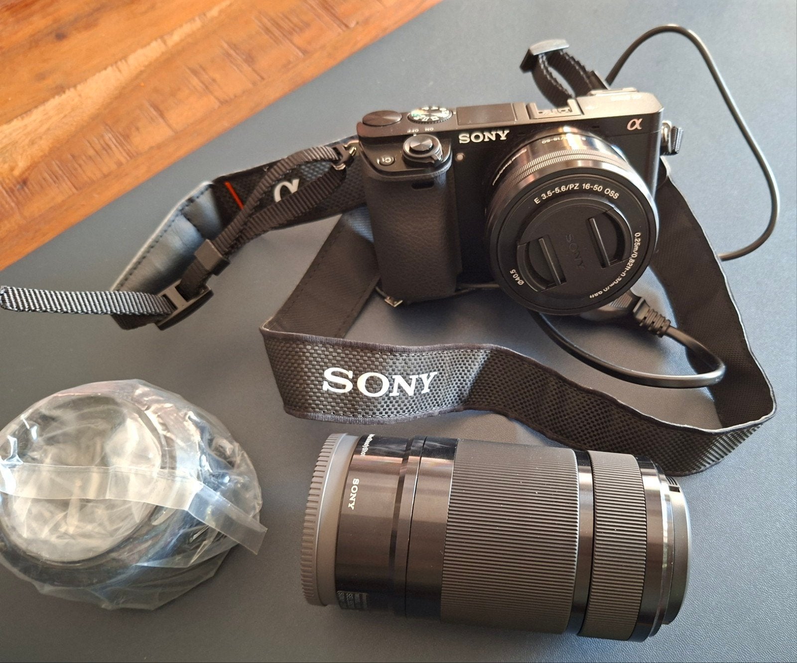 Sony Alpha A6000 met 16-50mm en 55-210mm lenzen, Ophalen of Verzenden, Zo goed als nieuw
