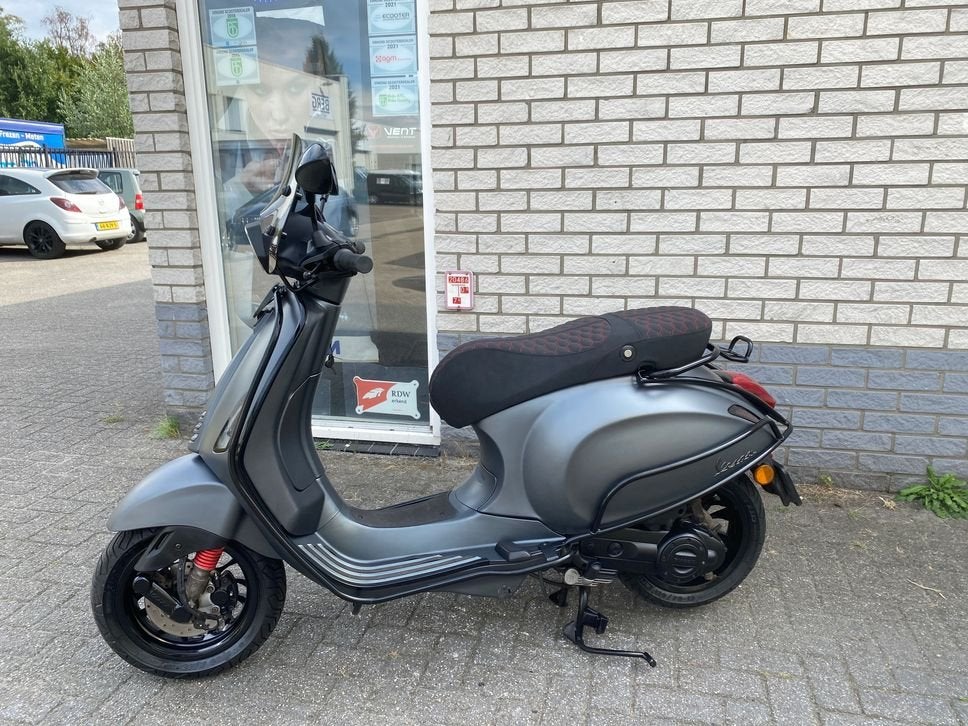 DIKKE VESPA SPRINT S 45KM BROM MAT GRIJS BJ2020 9.000KM 4-T, VESPA, Onbekend, Onbekend, Vespa