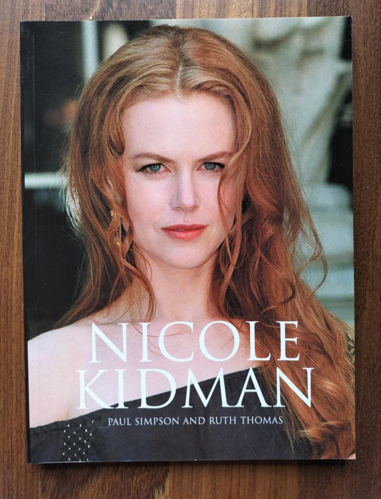 Actrice Nicole Kidman (Most Beautiful Woman of 2001), Gelezen, Ophalen of Verzenden, Paul Simpson and Ruth Thomas, Film, Tv en Media