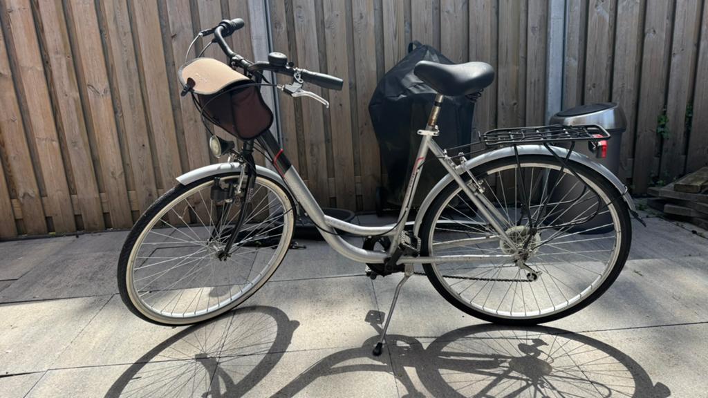 Damens fiets, Fietsen en Brommers, Versnellingen, Zo goed als nieuw, 0 zitjes, Ophalen