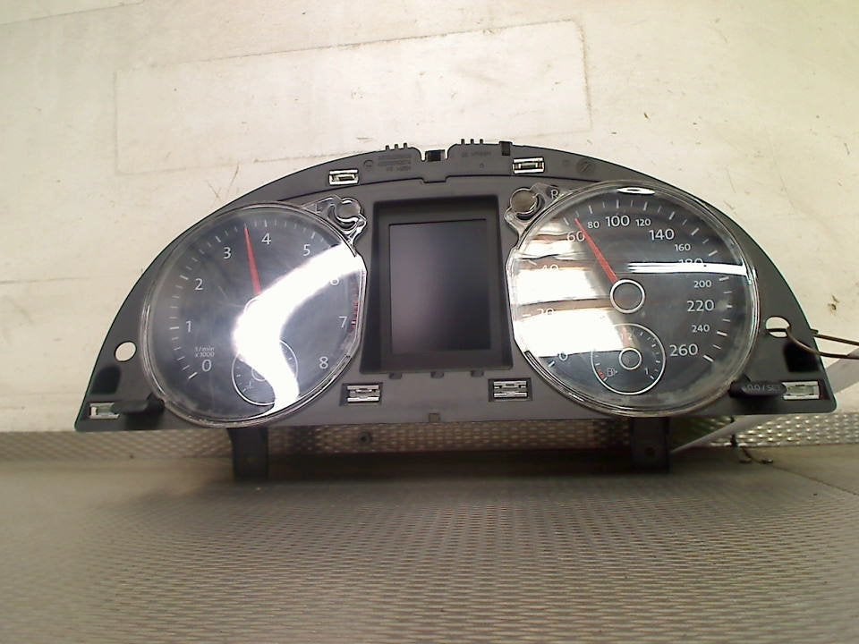 Km Teller Volkswagen Passat Variant (365) 2011 A2C53219792, Auto-onderdelen, Dashboard en Schakelaars, Gebruikt, Volkswagen, Volkswagen AG