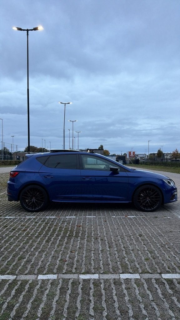 SEAT Leon Cupra 2.0 TSI/ 350PK | FULL OPTIONS, Dealer onderhouden, 710 kg, Zwart, 4 cilinders
