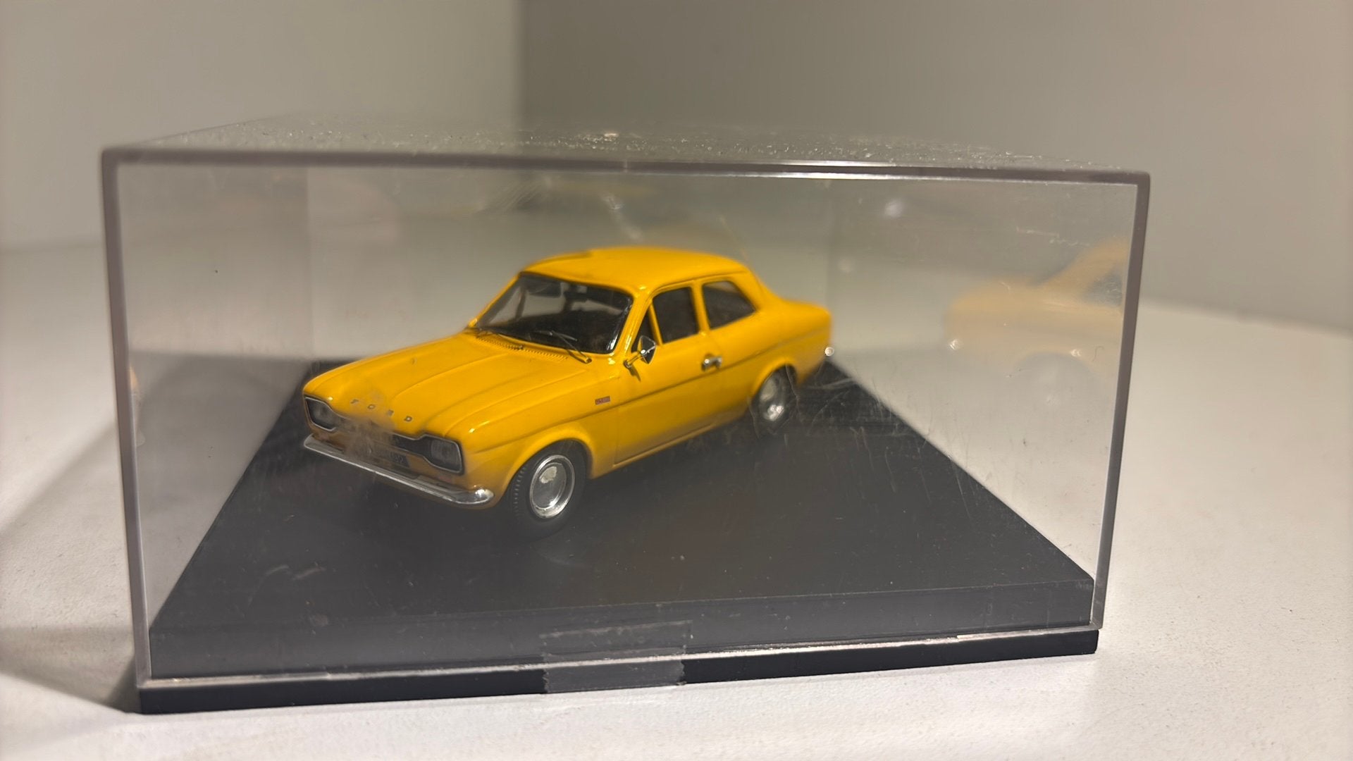 Ford escort 1300 gt spring yellow trofeu 1.43, Hobby en Vrije tijd, Overige merken, Auto, Ophalen of Verzenden, A