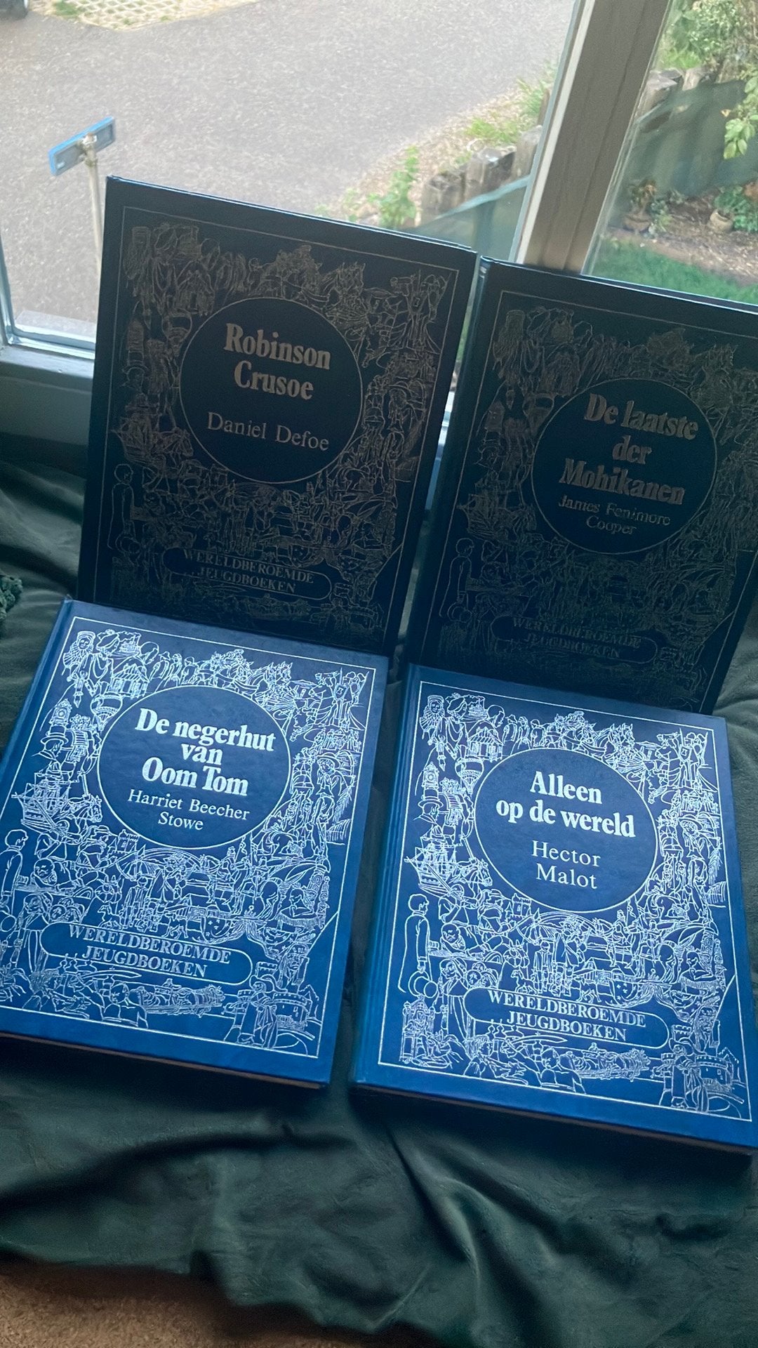 Wereldberoemde Jeugdboeken, Boeken, Ophalen
