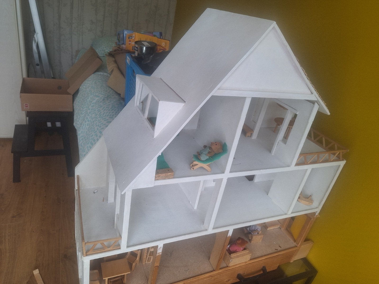 DIY poppenhuis, Ophalen of Verzenden, Zo goed als nieuw, Poppenhuis