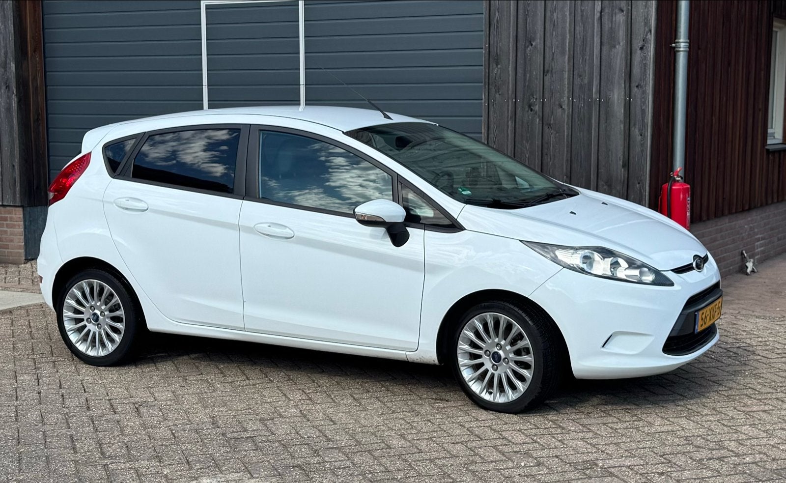 Ford Fiësta 1.25 44KW 5DR 2012 Wit, Ophalen, Gebruikt, Voor, Ford