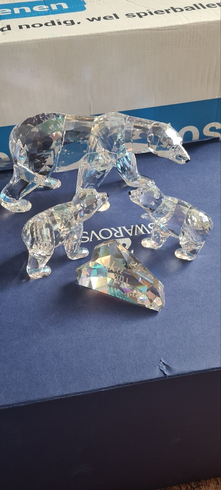 swarovski Siku ijsbeer met 2 jongen en plaquette, Ophalen of Verzenden, Zo goed als nieuw, Figuurtje