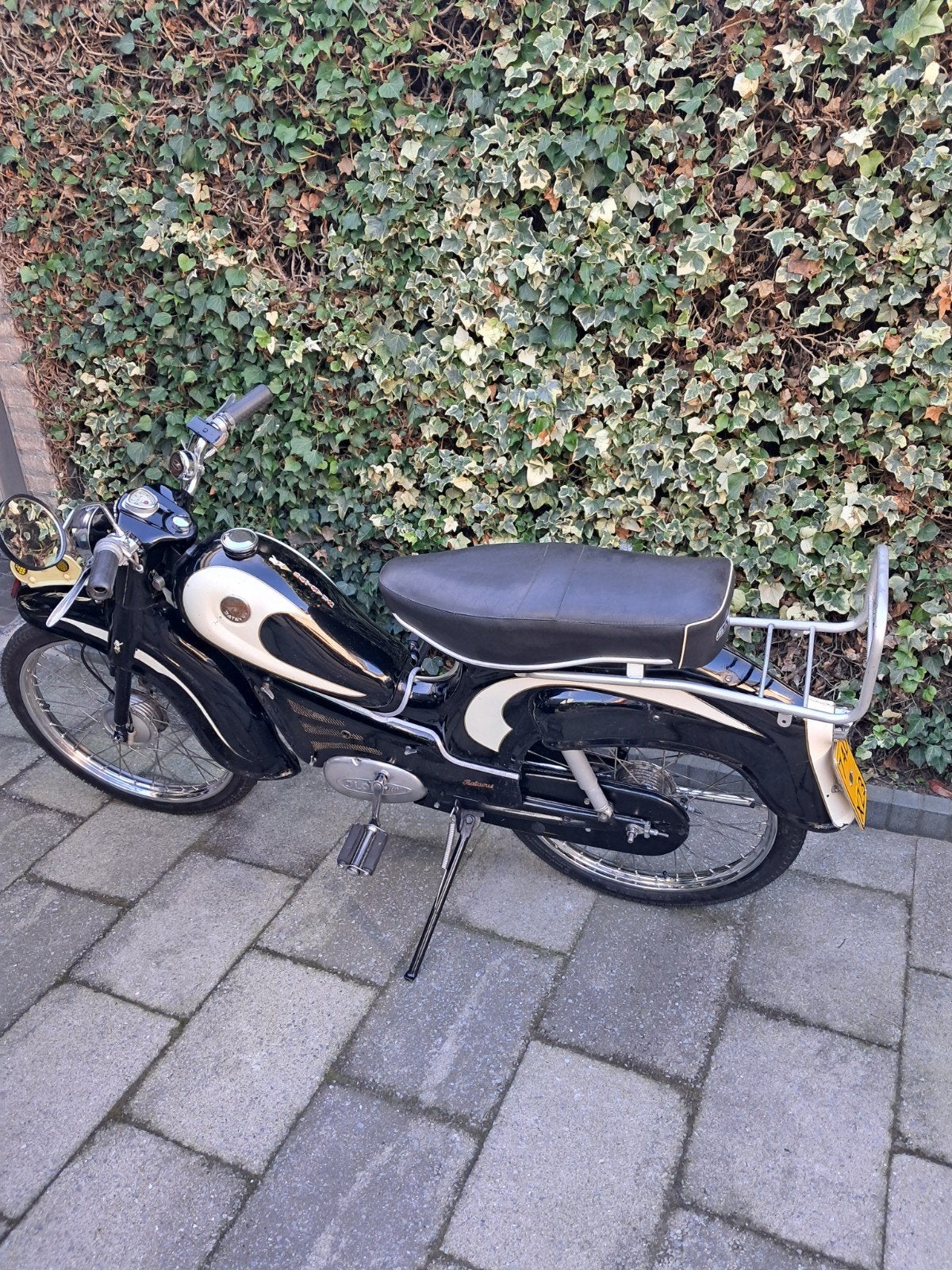 Batavus Tourist uit 1959, Ophalen, Maximaal 45 km/u, Batavus, 2 versnellingen