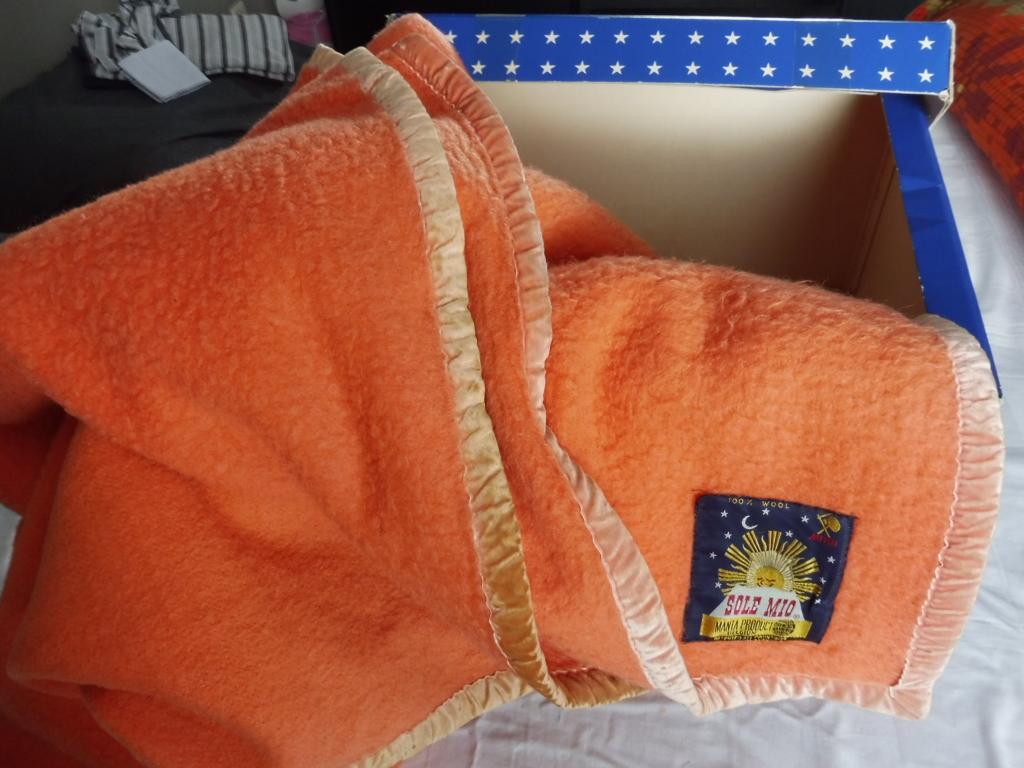 Sole Mio wollen deken in originele doos 230 x 225 cm, Huis en Inrichting, Woonaccessoires | Plaids en Woondekens, Gebruikt, Ophalen of Verzenden