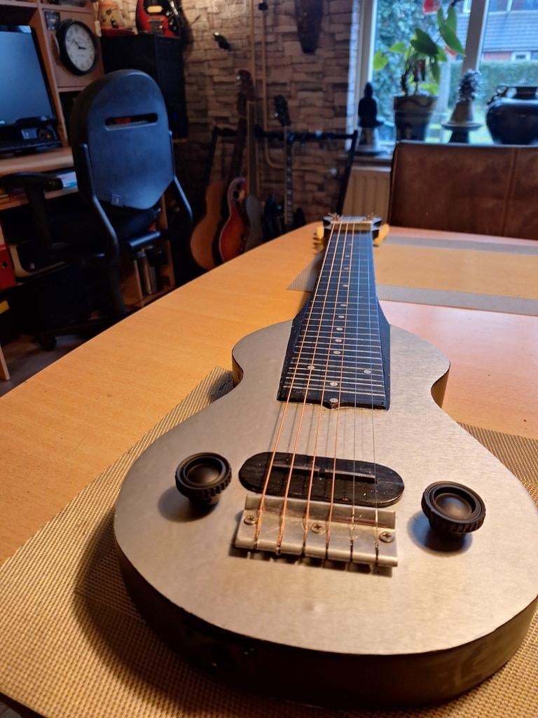 Leuke hawainan gitaar, Ophalen of Verzenden, Gebruikt