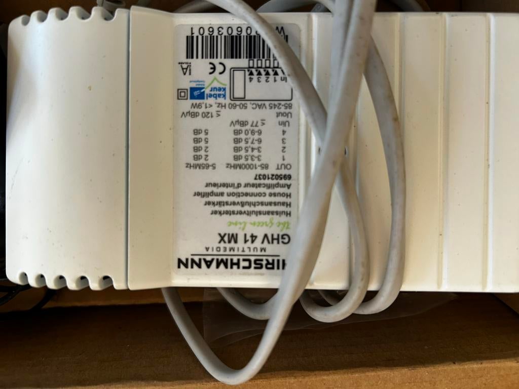 Diverse coax versterkers en splitters (Hirschmann, Tratec), Audio, Tv en Foto, Versterkers en Receivers, Minder dan 60 watt, Ophalen