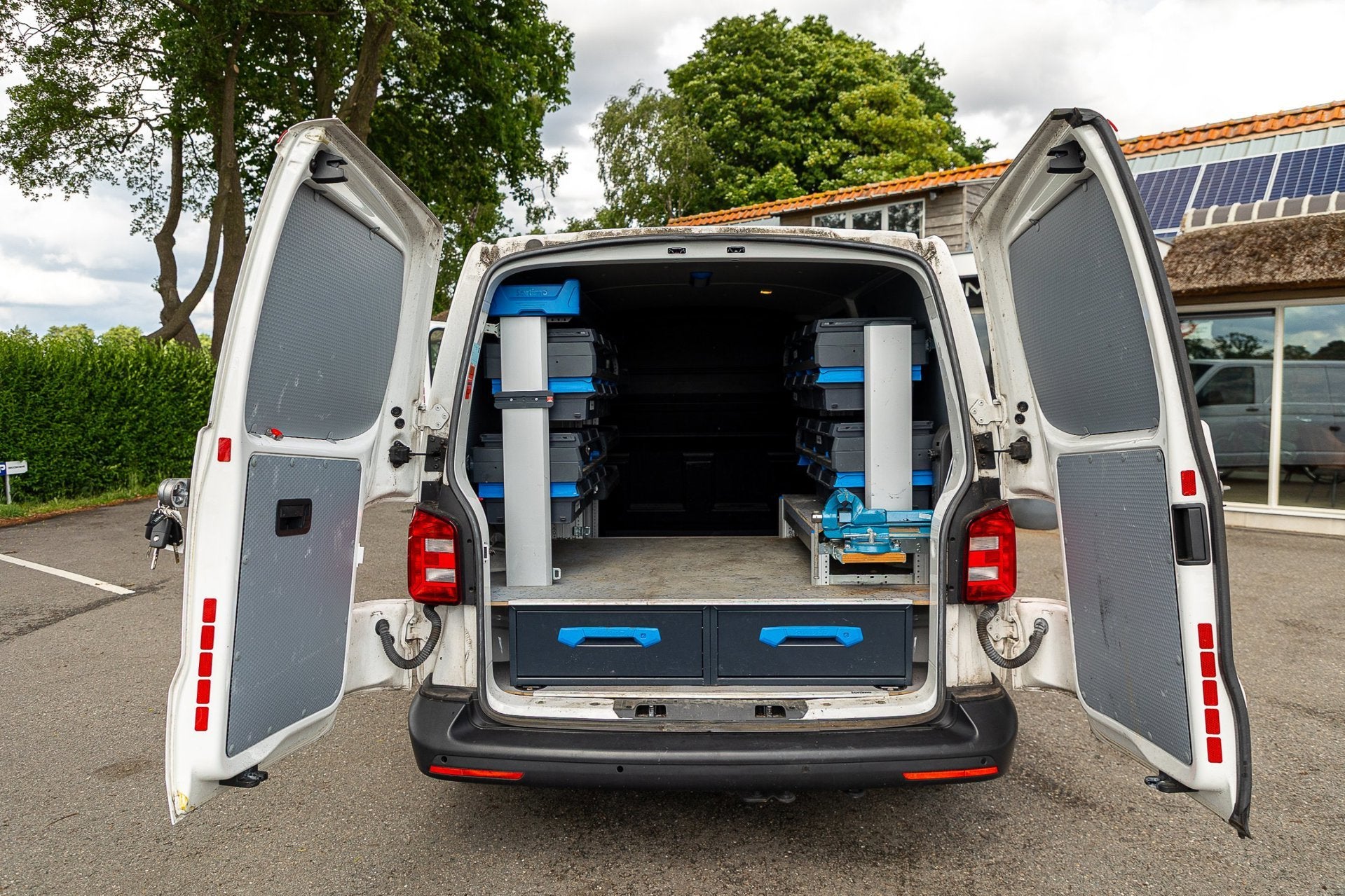 Volkswagen Transporter 2.0 TDI L2H1 Comfortline Volledig ing, Auto's, Voorwielaandrijving, Stof, Gebruikt, Euro 6