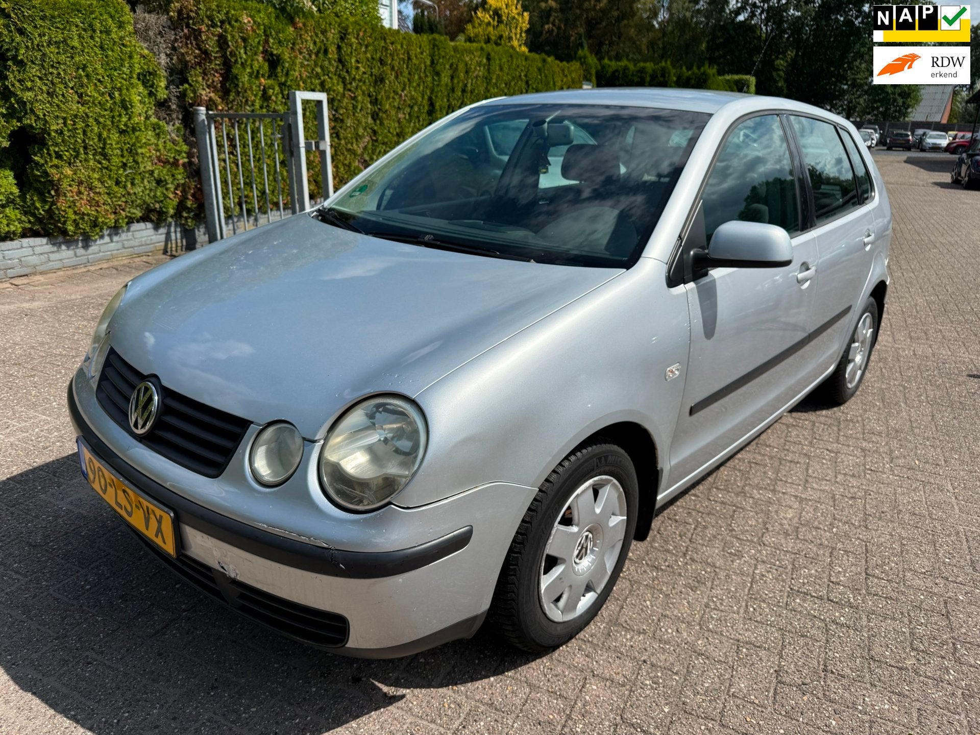 Volkswagen Polo 1.4-16V 5-DRS Comfortline AC CRUISE TREKHAAK, Voorwielaandrijving, Metallic lak, 4 cilinders, Origineel Nederlands