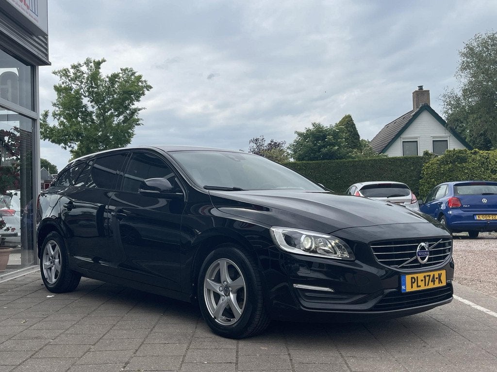 Volvo V60 2.0 D2 Polar+ Dynamic /Automaat/Cruise/Clima/Leder, Auto's, Volvo, Gebruikt, 4 cilinders, Zwart, Autotrust