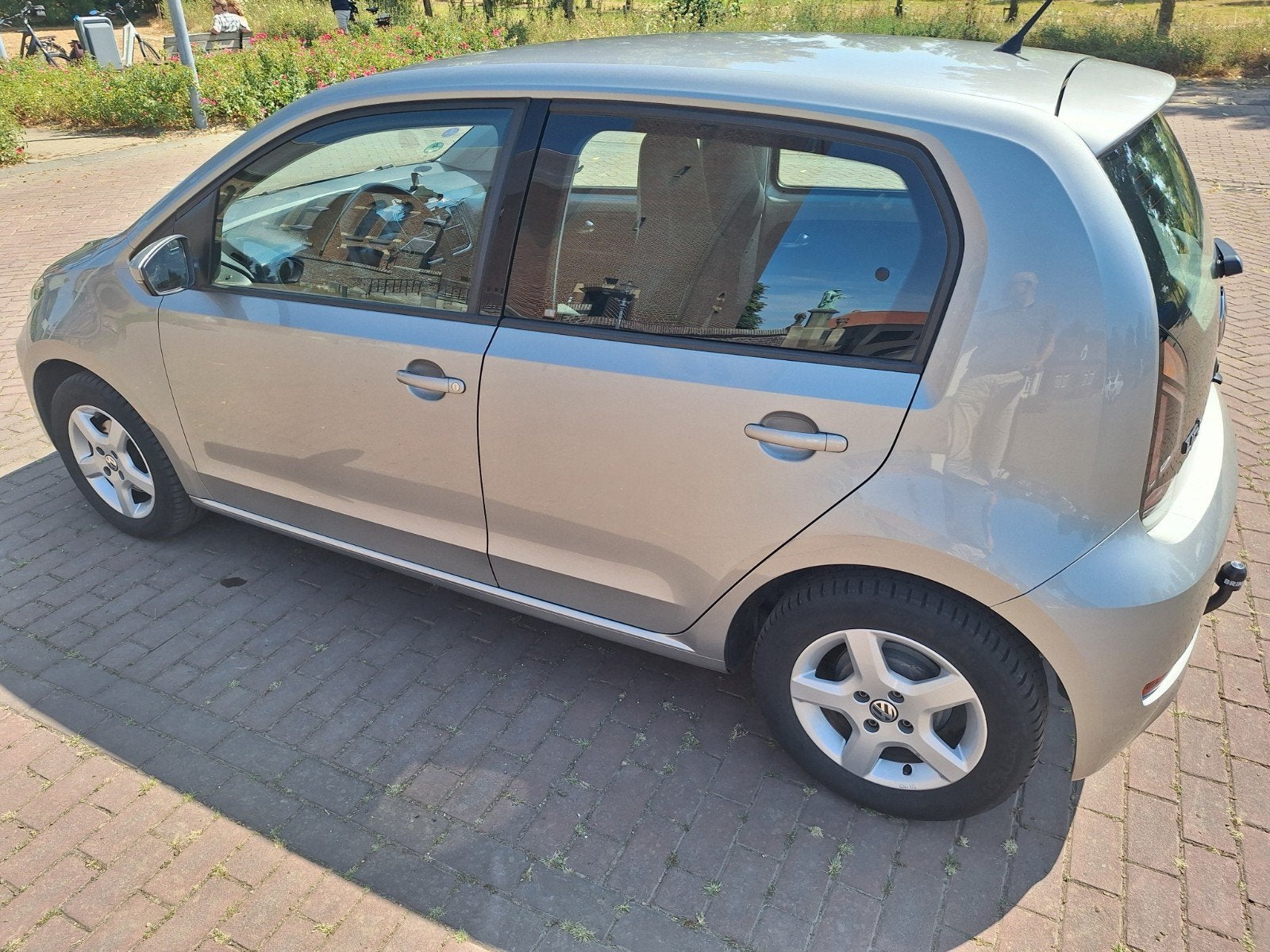 Volkswagen up! 1.0 60PK 5D BMT 2017 Grijs, Auto's, Volkswagen, Voorwielaandrijving, Start-stop-systeem, 4 stoelen, Origineel Nederlands