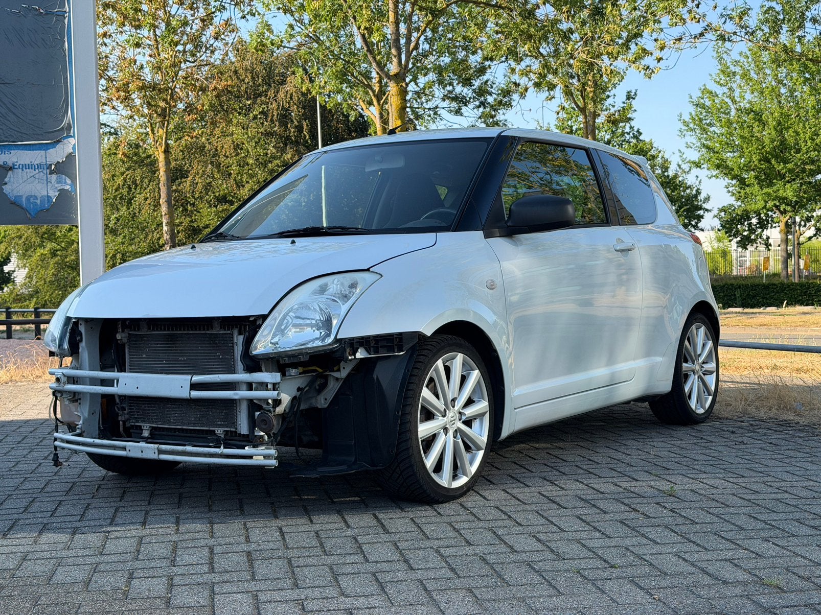 Suzuki Swift 1.6 3D Sport 2009 Wit, Auto's, Suzuki, Voorwielaandrijving, 1005 kg, 40 €/maand, Euro 6