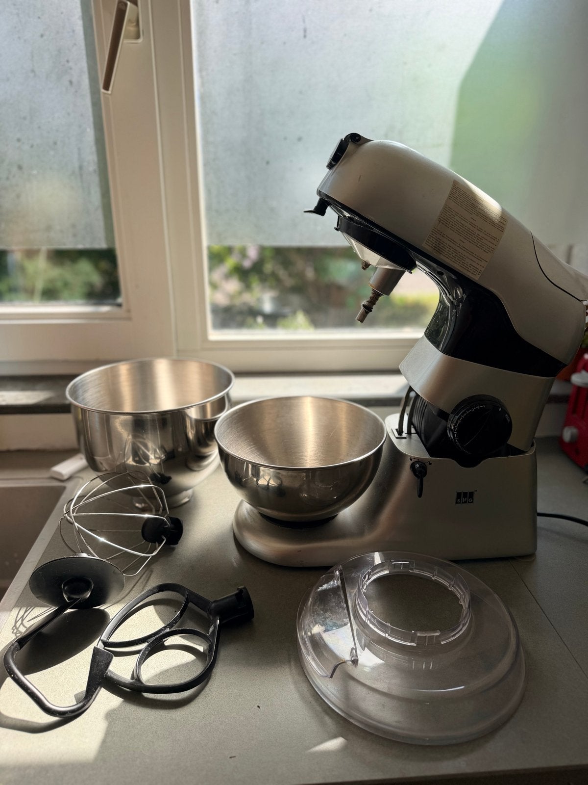 Krachtige SHG keukenmachine met 2 kommen en accessoires, 3 tot 4 liter, Ophalen, Gebruikt, 3 snelheden of meer