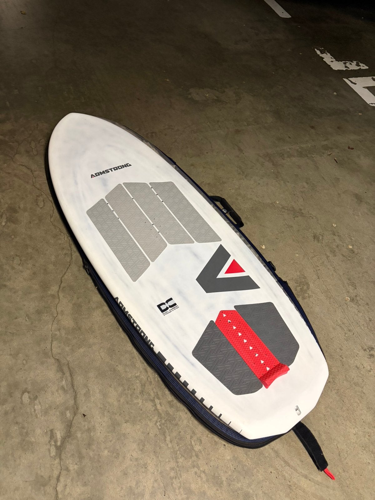 Armstrong (wing) foilboard 4.10’, Watersport en Boten, Wingsurfen, Ophalen, Zo goed als nieuw, Wingsurf-board