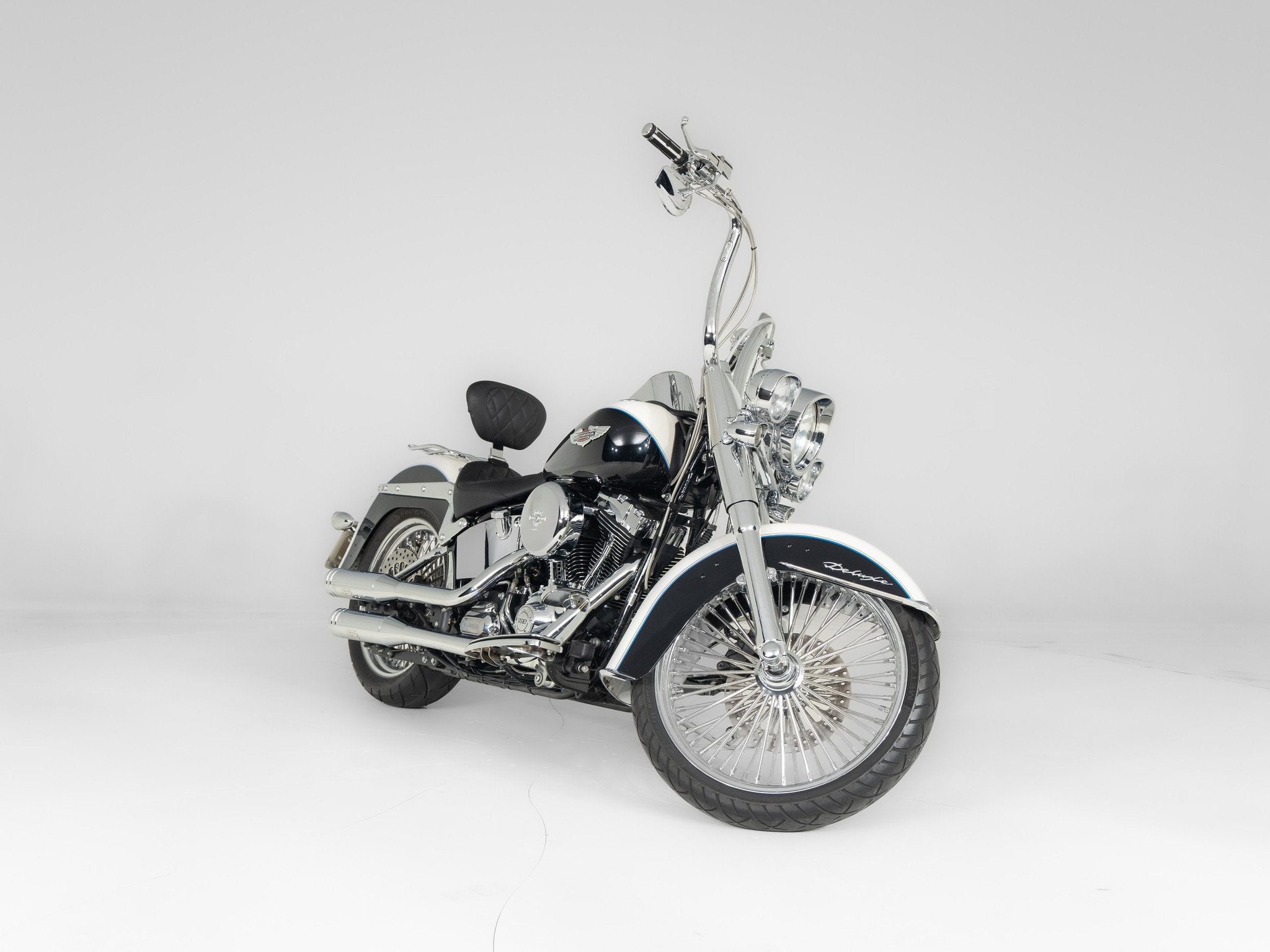 Harley-Davidson FLSTN Softail de Luxe (bj 2013), Motoren, Motoren | Harley-Davidson, 1690 cc, Bedrijf, Overig, Laan van Vredenoord 33
2289 DA  Rijswijk ZH, NL