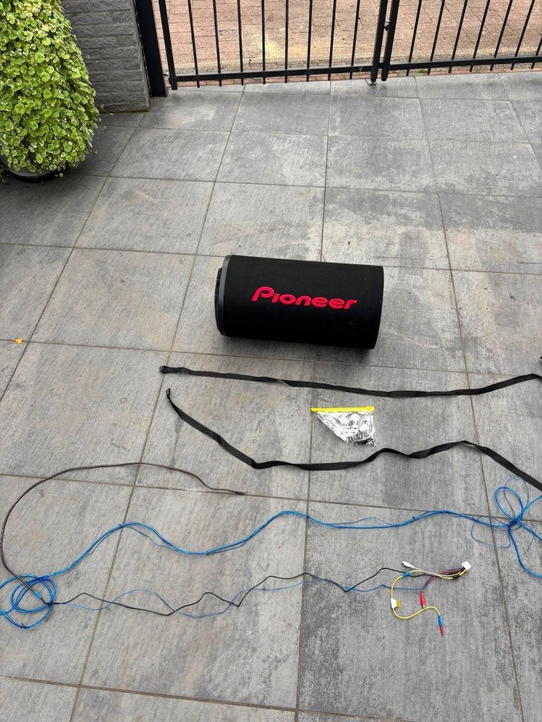 subwoofer Pioneer TS-WX300TA, Ophalen