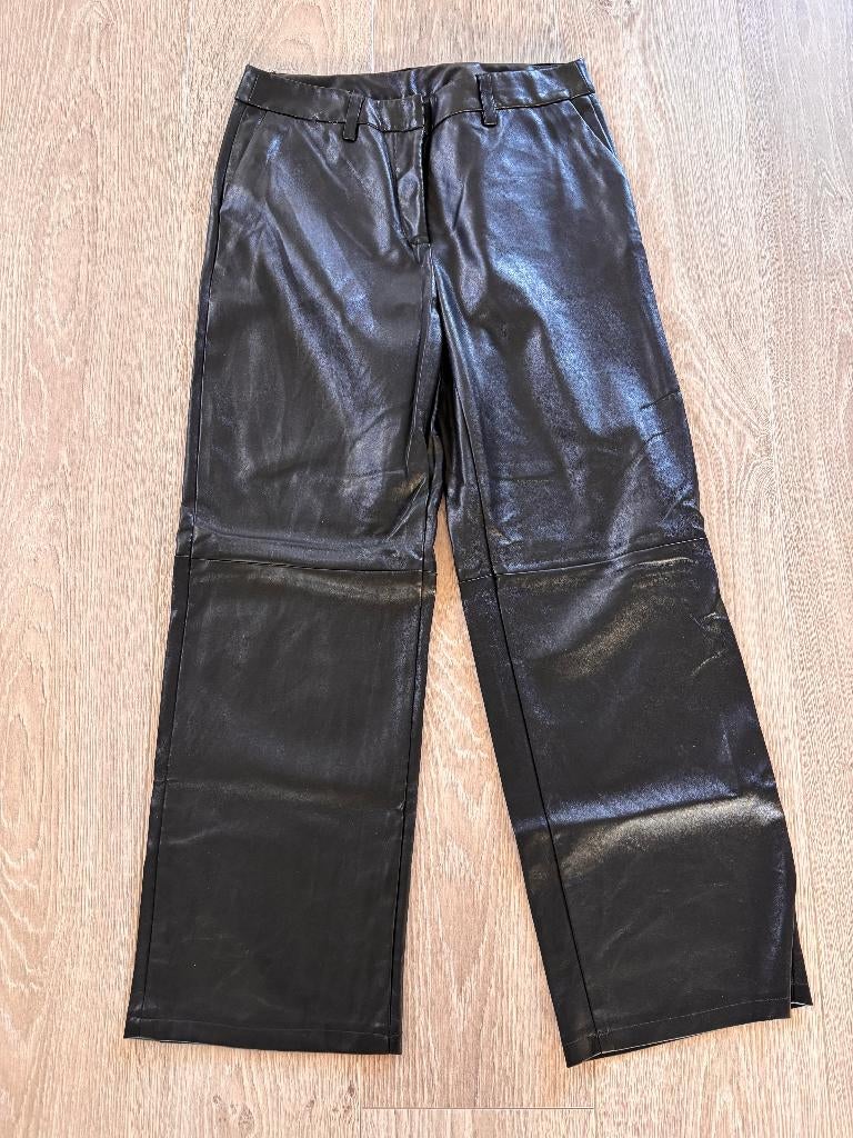 EXPRESSO zwarte fake leren broek in maat 38, Kleding | Dames, Broeken en Pantalons, Maat 38/40 (M), Expresso, Zwart, Ophalen of Verzenden