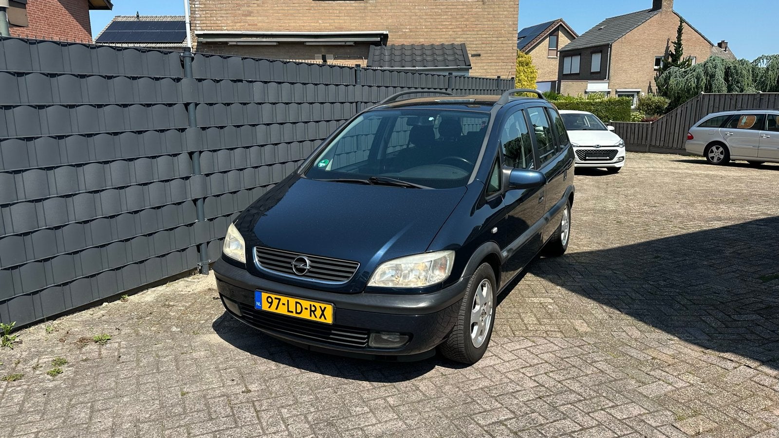 Opel Zafira 2.2 16V AUT 2002 Blauw 7 Zitter, Auto's, Opel, 4 cilinders, Blauw, 7 stoelen, Zafira