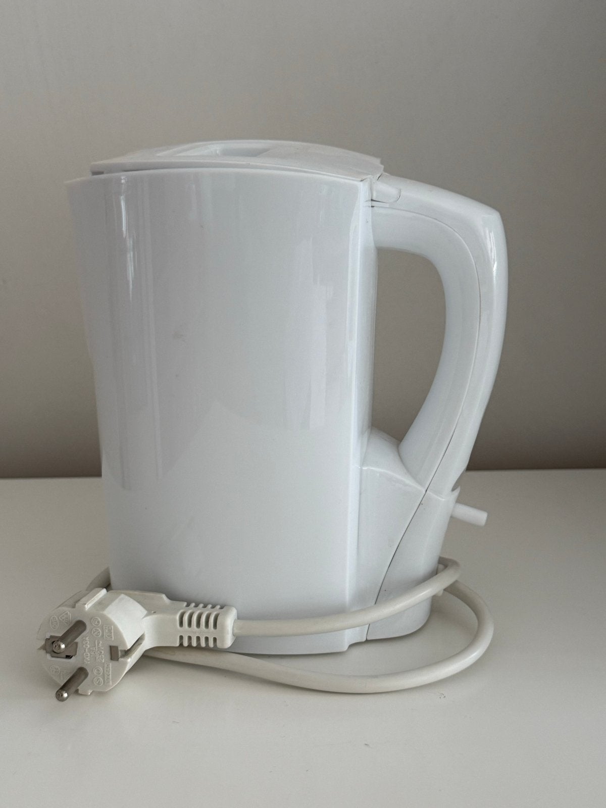 Camping waterkoker met vast lichtnet snoer 1L, 1 tot 2 liter, Ophalen, Gebruikt