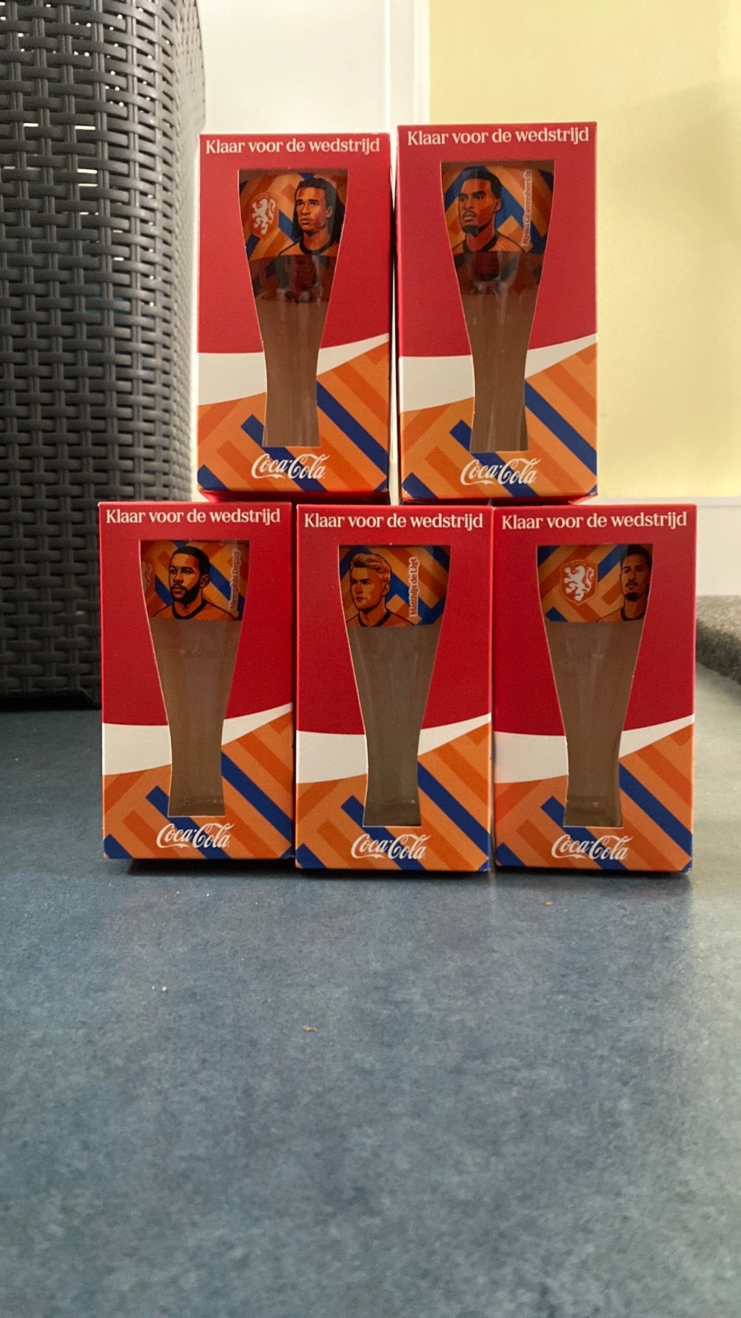 Wk glazen, Ophalen, Zo goed als nieuw