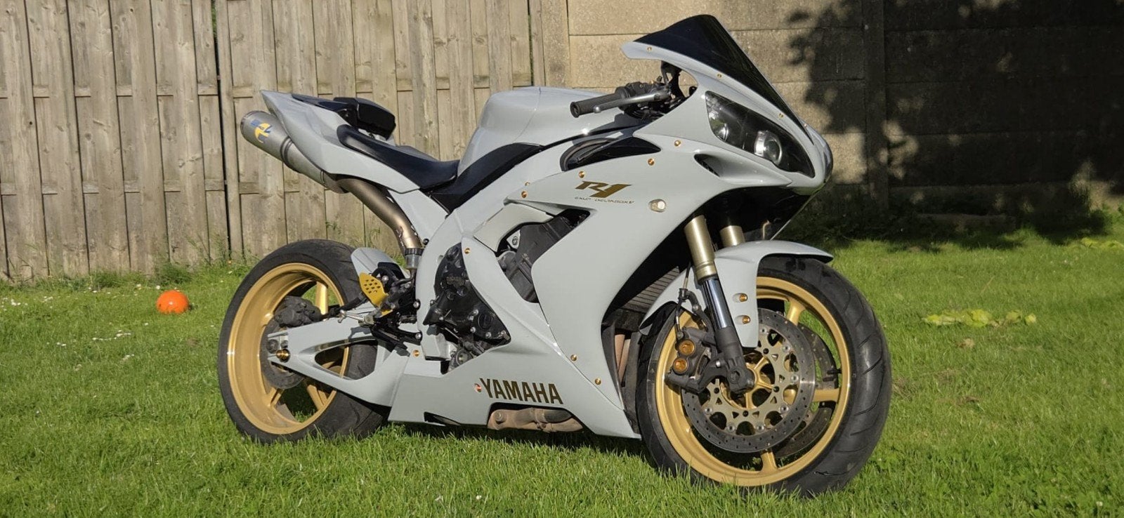 Yamaha R1 met unieke kleurstelling - 18.000km