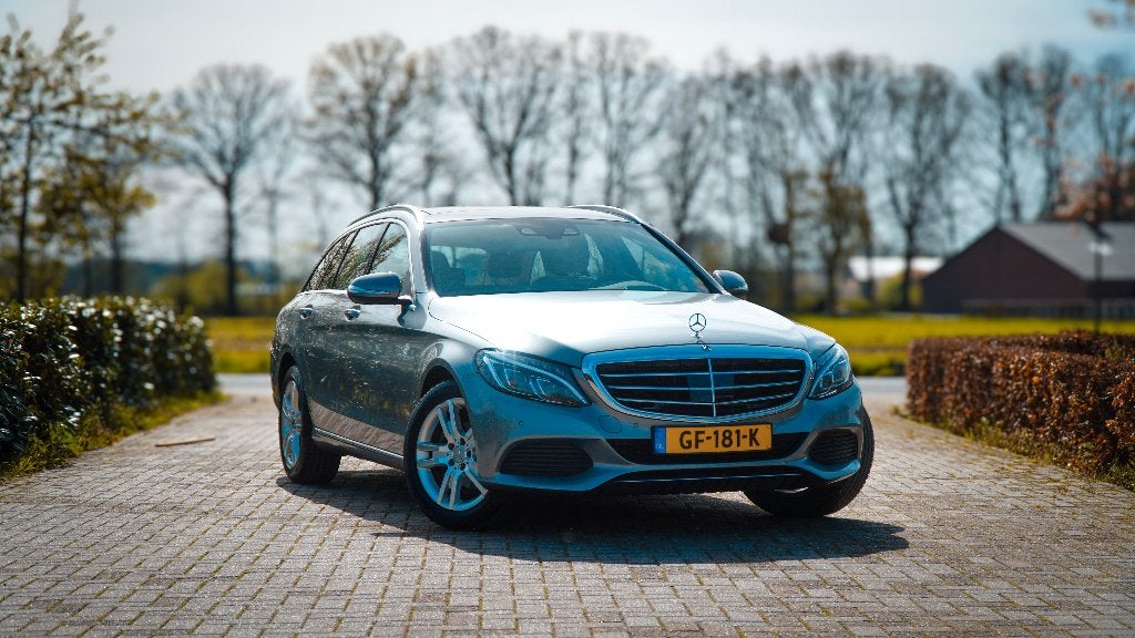Mercedes-Benz C-Klasse C180 Estate Grijs ACC HUD PANO FULL O, Auto's, Mercedes-Benz, Automaat, 745 kg, Achterwielaandrijving, 1800 kg