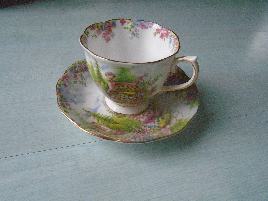 royal albert, rentish rockery 2x (heren), Klassiek, Ophalen of Verzenden, Zo goed als nieuw, Kop(pen) en/of Schotel(s)