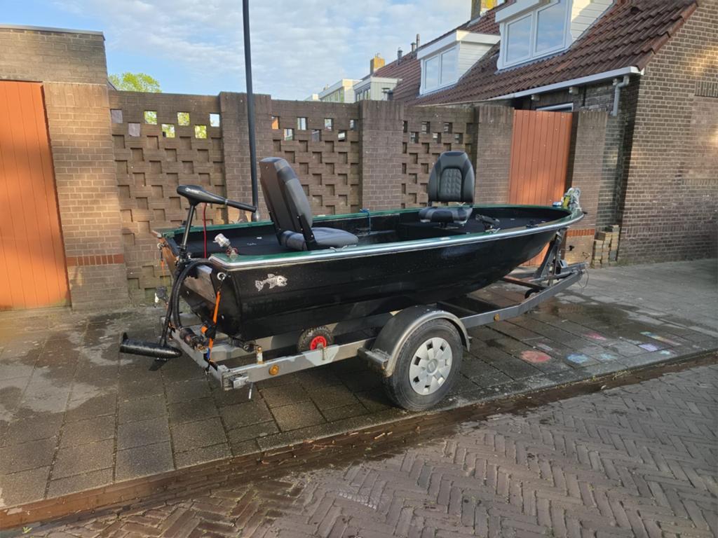 Visboot met trailer en elektrische buitenboordmotor, Watersport en Boten, Ophalen of Verzenden