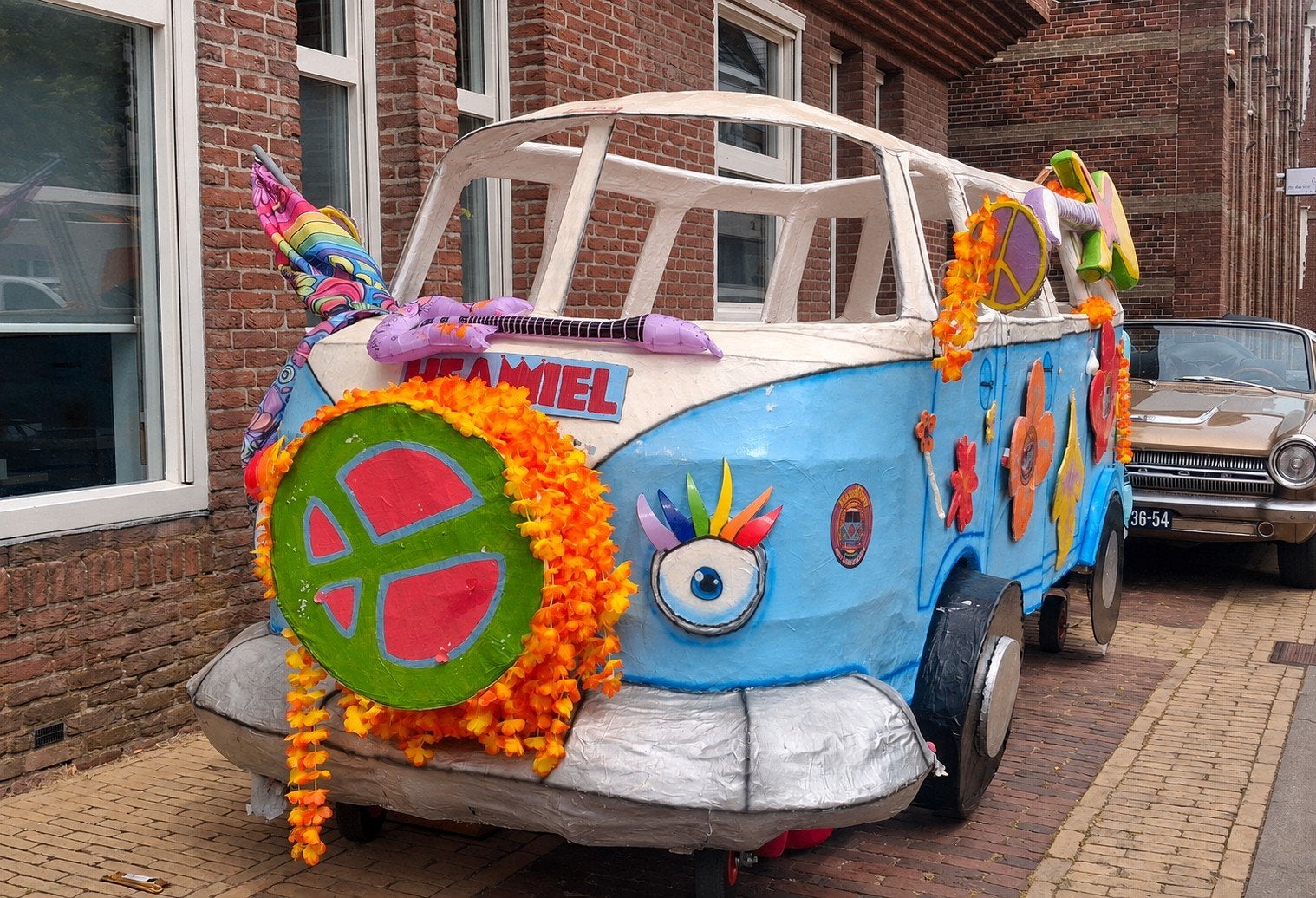 Unieke Hippie Bus Carnavalswagen - VW T1 Look, Hobby en Vrije tijd, Ophalen, Gebruikt