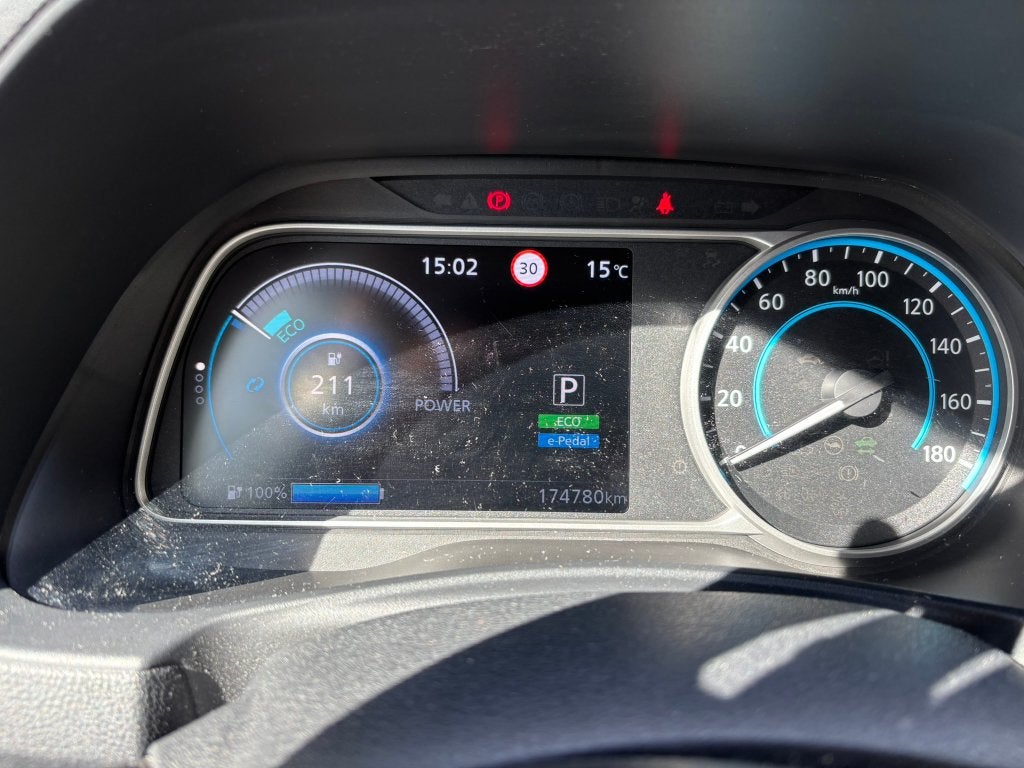 Foto 15 van Nissan Leaf Electric 40kWh 2018 Zwart metallic vol opties