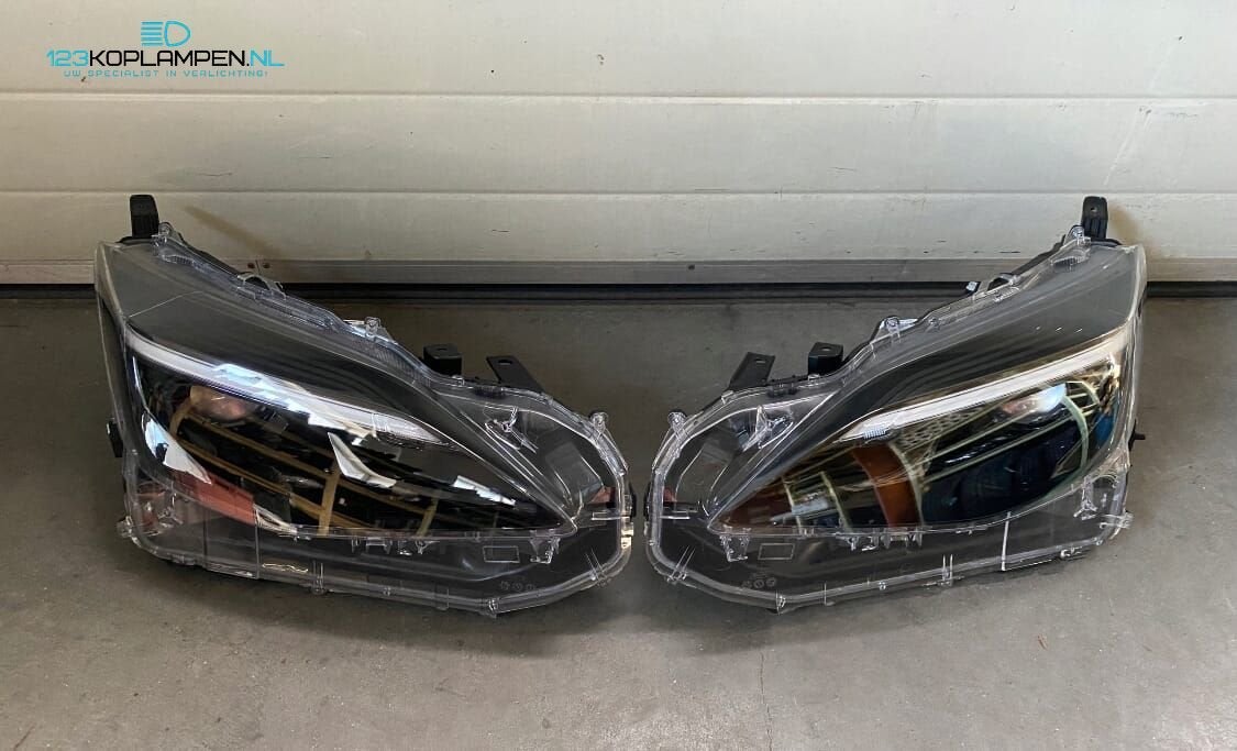 Toyota Yaris Cross koplamp links rechts, Auto-onderdelen, Verlichting, Gebruikt, -, -, Ophalen of Verzenden