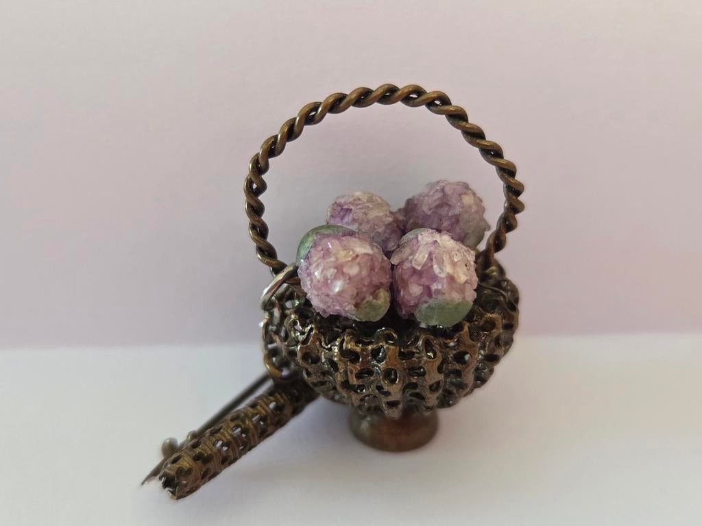 Antieke Broche Vintage Bloemen Mandje Verzilverd?, Ophalen of Verzenden, Overige materialen