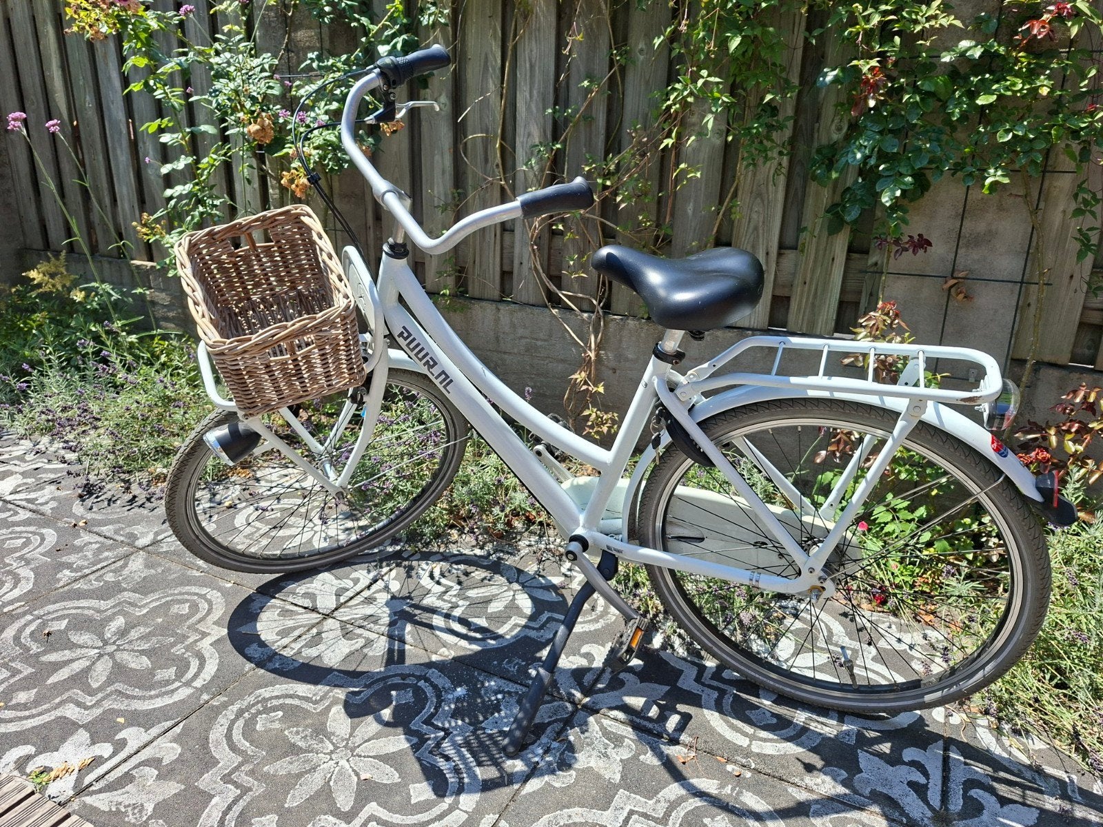 Gazelle Puur nl Damesfiets met Mand - Wit, Gebruikt, Velgrem, Versnellingen, Ophalen of Verzenden